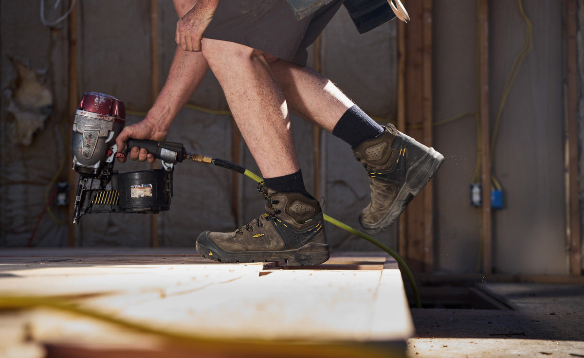 Men's Dover 6" Waterproof (Carbon Toe) Dark Earth/Black | Keen