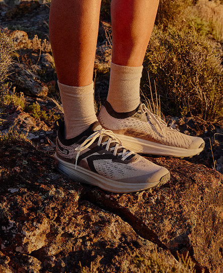 Men's Seek Trail Running Shoe Black/Sunset Sand | Keen