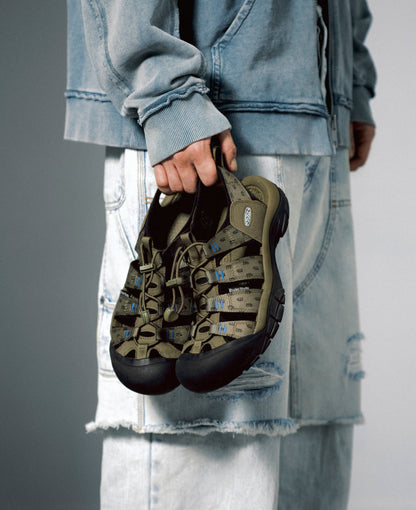 Men's Newport Retro Sandal x Études Studio Etudes Olive | Keen