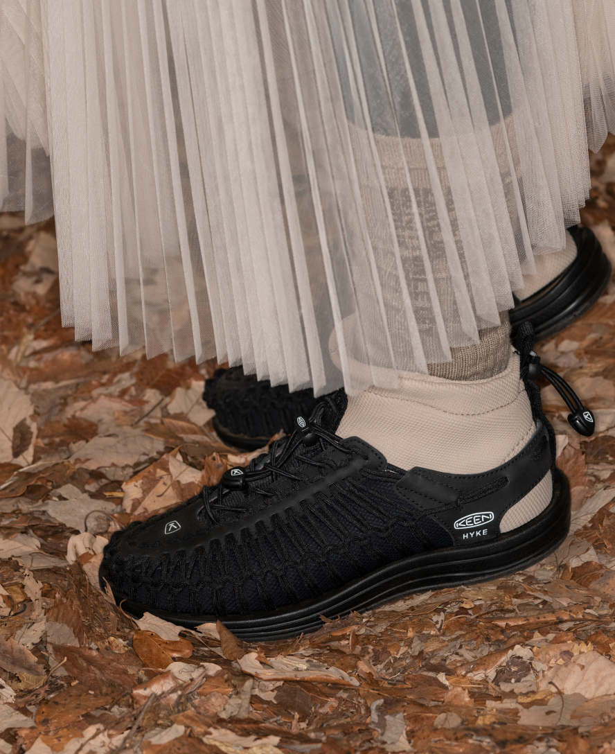 Women's UNEEK High Top x HYKE HYKE Black | Keen