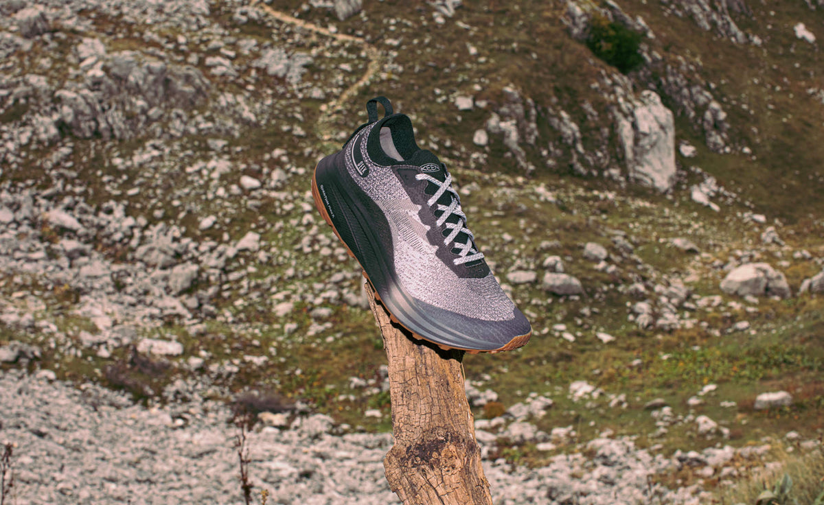 Women's Seek Trail Running Shoe Black/Magnet | Keen