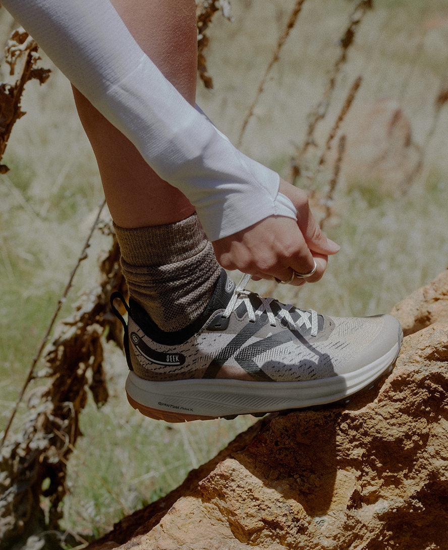 Women's Seek Trail Running Shoe Black/Sunset Sand | Keen