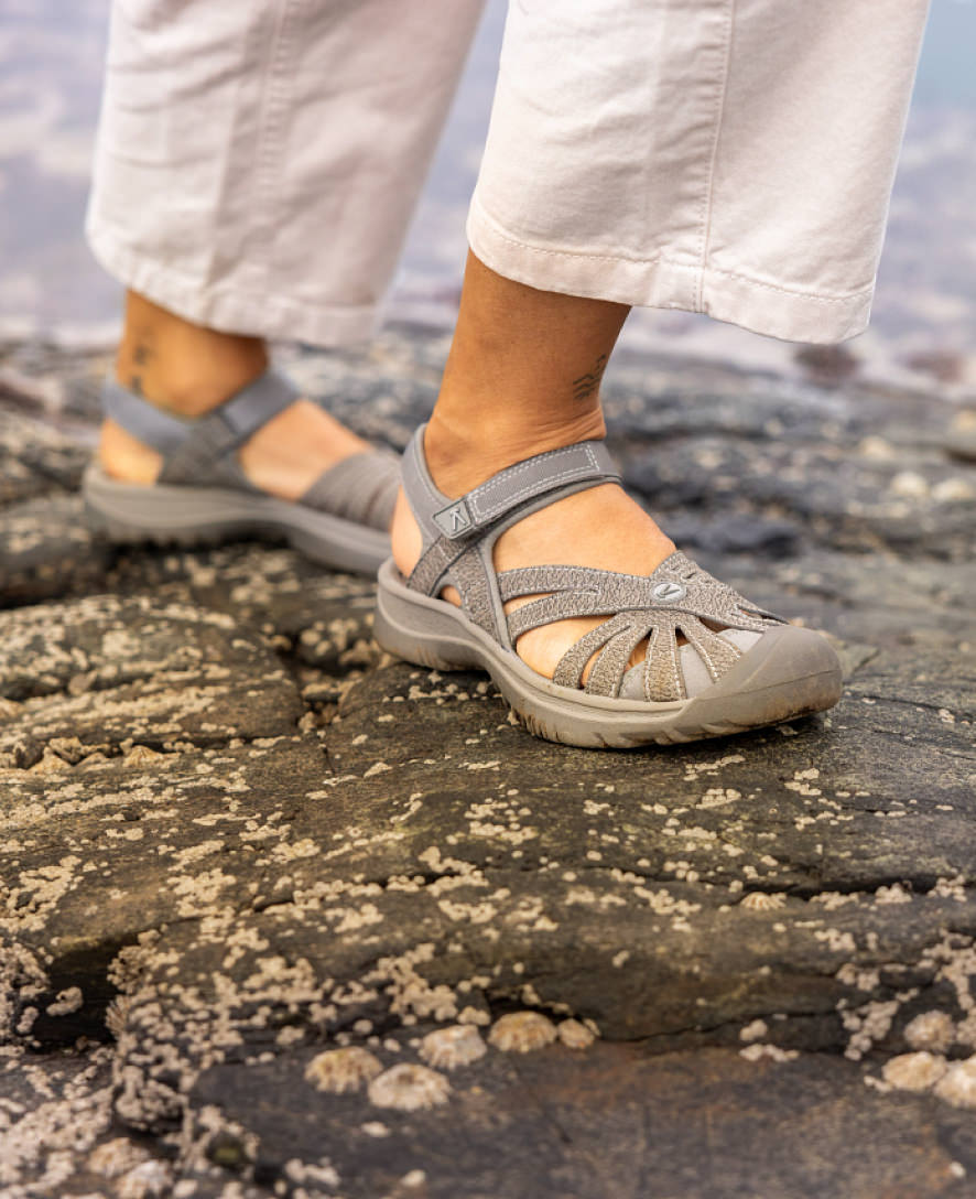 Women's Rose Sandal Black/Neutral Gray | Keen