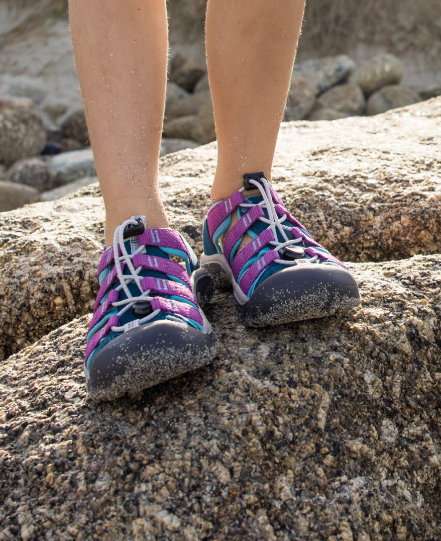 Little Kids' Newport Boundless Sandal Black/Precious Blue | Keen