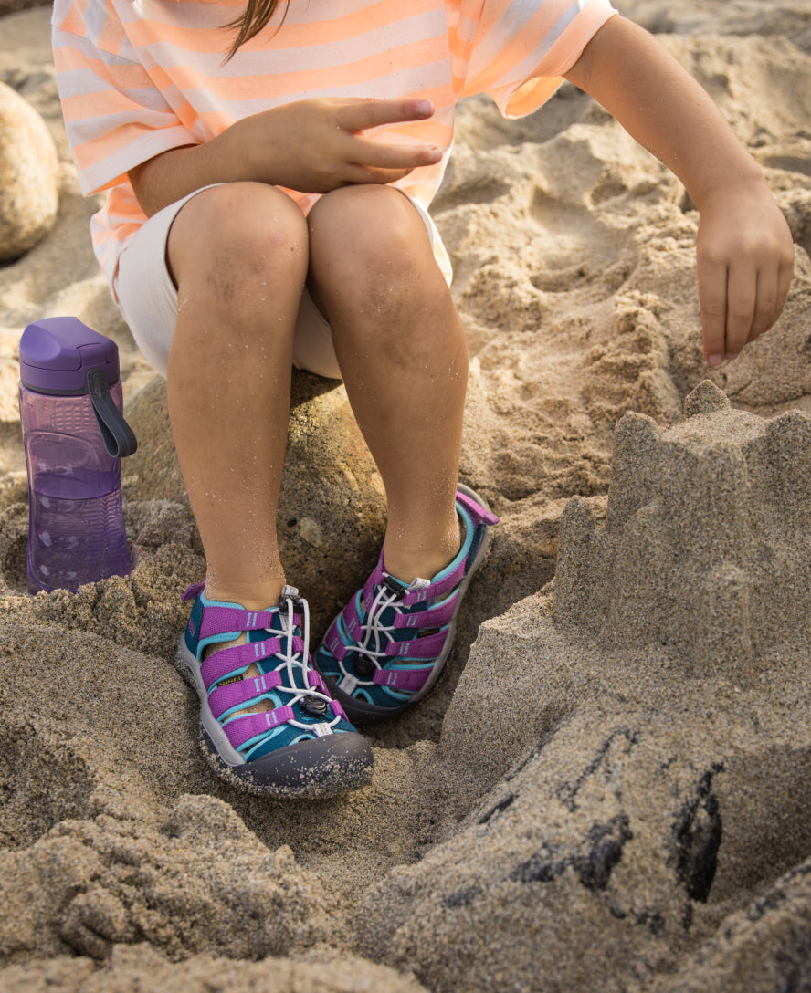 Little Kids' Newport Boundless Sandal Black/Precious Blue | Keen